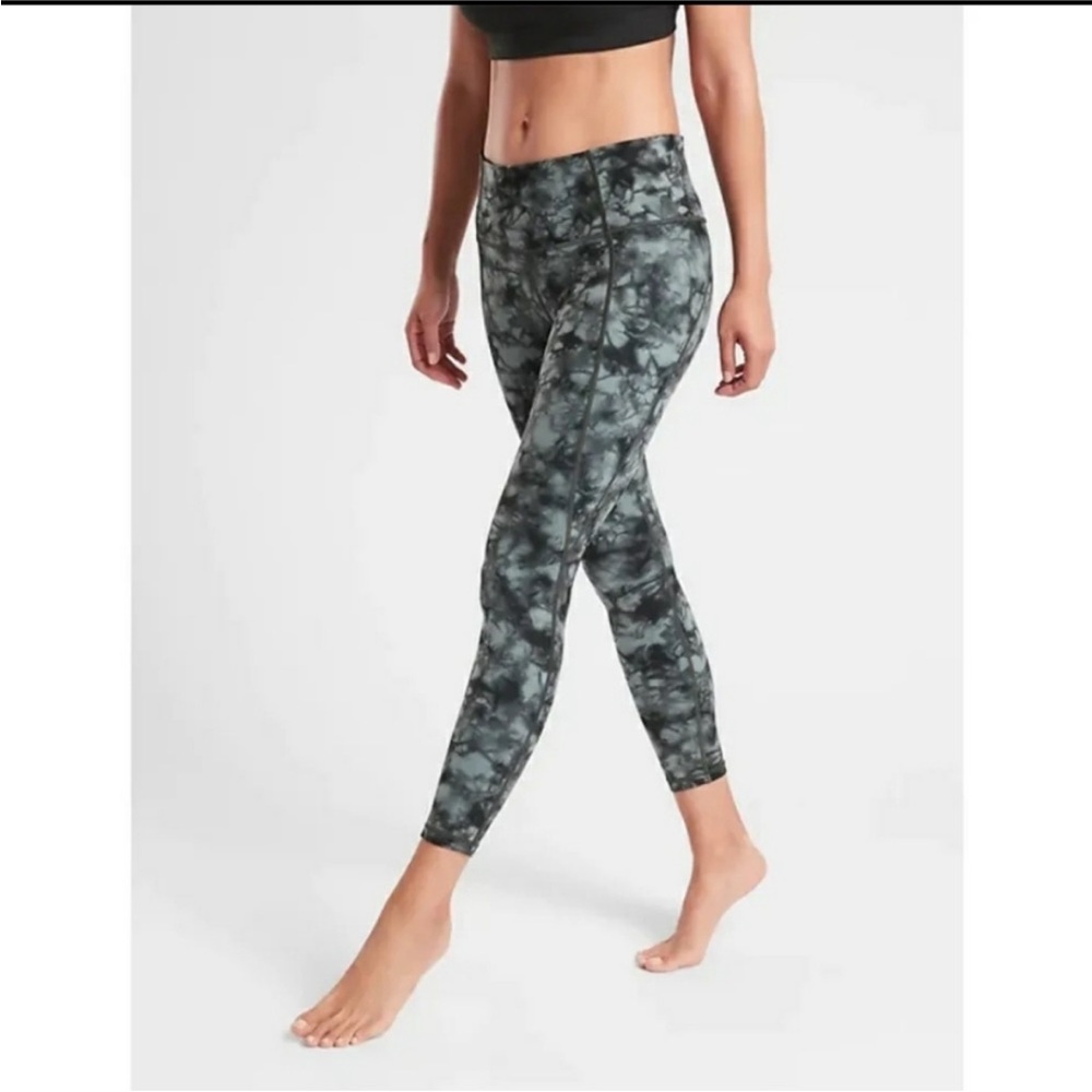 Athleta Chaturanga High Rise Floral Crush 7/8 Tights, Size S